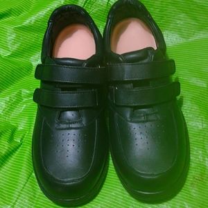 NWOT Mens sz 12M double velcro closure ortho shoe